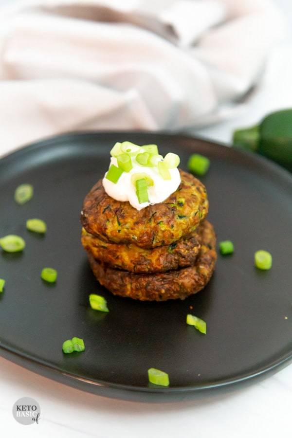 Low carb zuccchini fritters